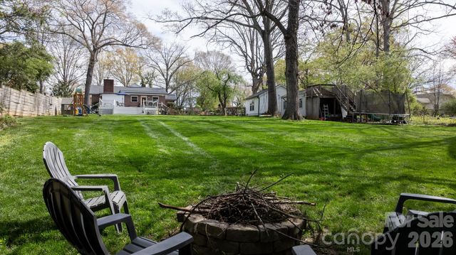 95 18th Avenue NW, Hickory, NC 28601