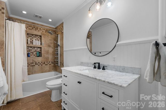 95 18th Avenue NW, Hickory, NC 28601