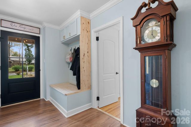 95 18th Avenue NW, Hickory, NC 28601