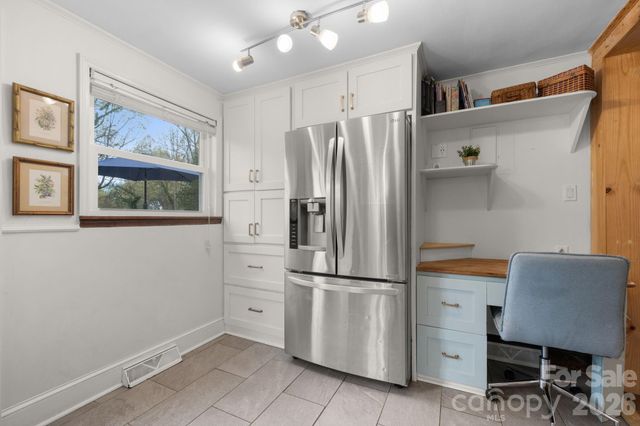 95 18th Avenue NW, Hickory, NC 28601