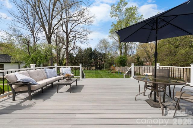 95 18th Avenue NW, Hickory, NC 28601