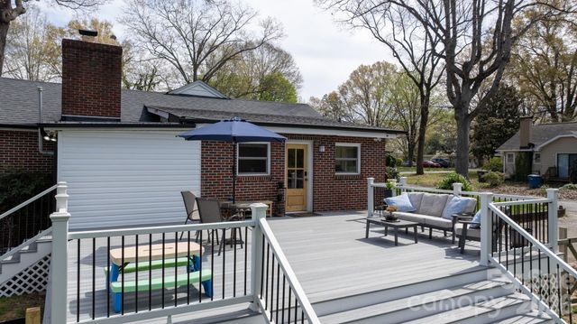 95 18th Avenue NW, Hickory, NC 28601