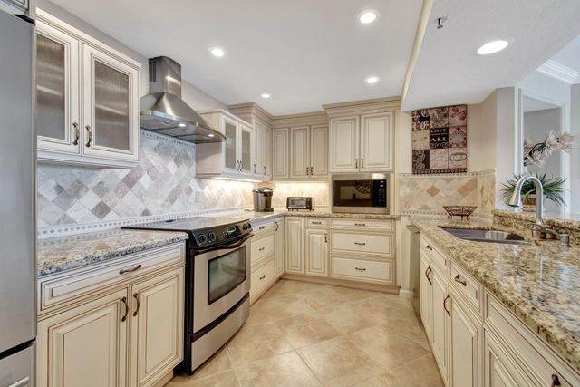 4740 S OCEAN Boulevard S 909, Highland Beach, FL 33487