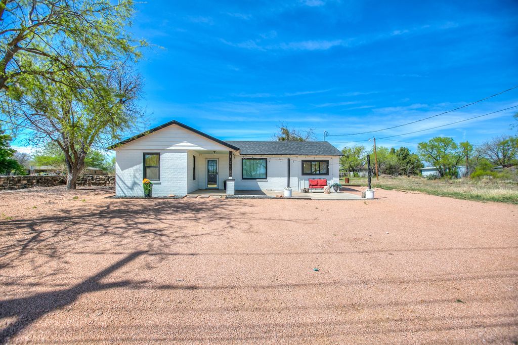 Image 1 of property listing at 2095 End Street, San Angelo, TX 76905