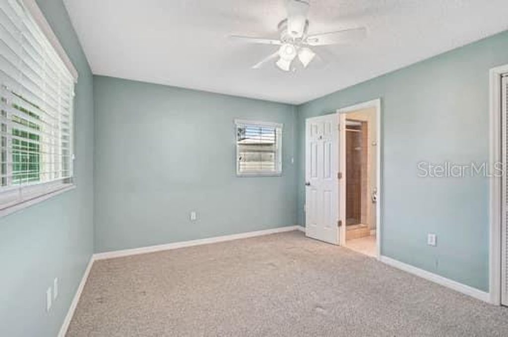 Image 16 of property listing at 602 PARK CIRCLE, Bradenton, FL 34207