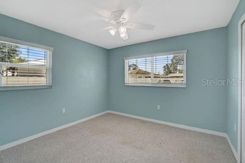 Image 20 of property listing at 602 PARK CIRCLE, Bradenton, FL 34207