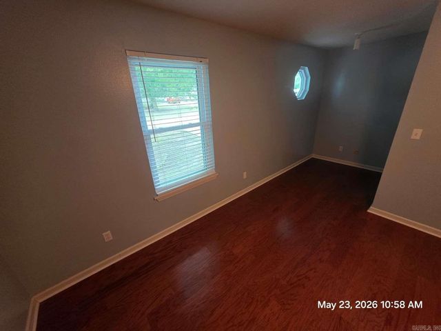 1718 Eagle Point Way, Benton, AR 72015