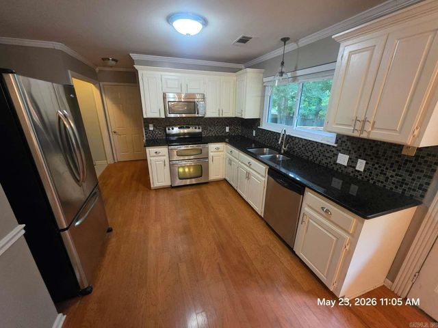 1718 Eagle Point Way, Benton, AR 72015
