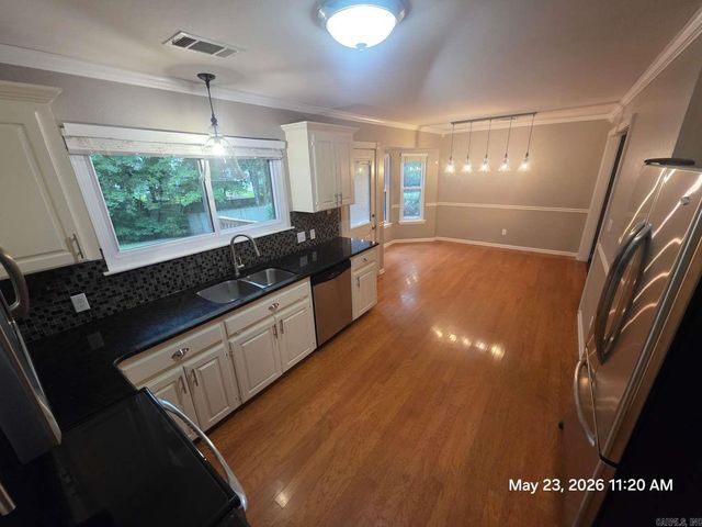 1718 Eagle Point Way, Benton, AR 72015