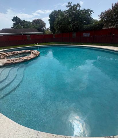 4204 Pine Park Dr, Baton Rouge, LA 70809