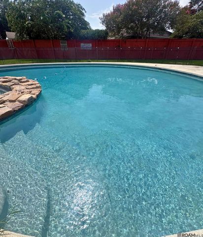 4204 Pine Park Dr, Baton Rouge, LA 70809