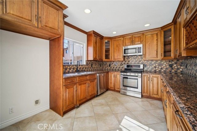 13816 Bessemer Street, Van Nuys (los Angeles), CA 91401