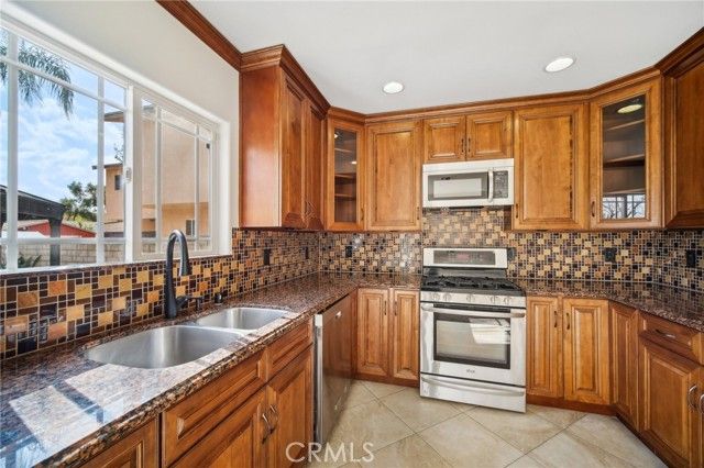 13816 Bessemer Street, Van Nuys (los Angeles), CA 91401