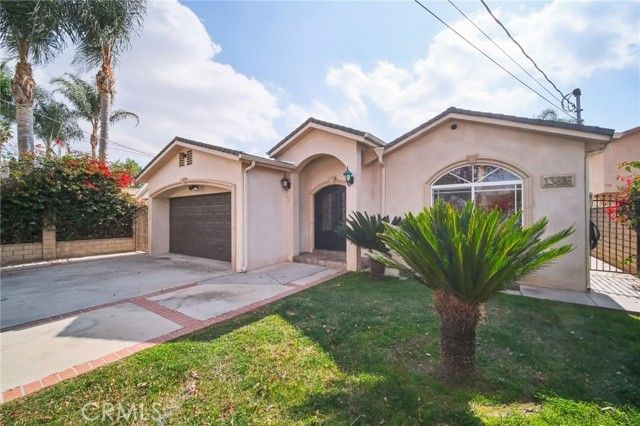 13816 Bessemer Street, Van Nuys (los Angeles), CA 91401