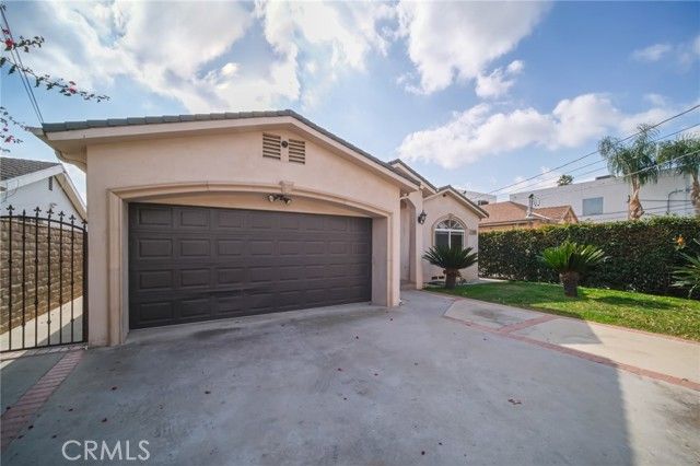 13816 Bessemer Street, Van Nuys (los Angeles), CA 91401