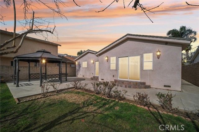 13816 Bessemer Street, Van Nuys (los Angeles), CA 91401
