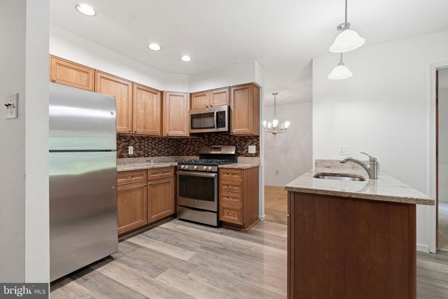 300 NEW RD, Southampton, PA 18966