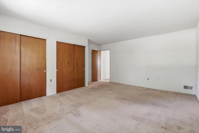 300 NEW RD, Southampton, PA 18966