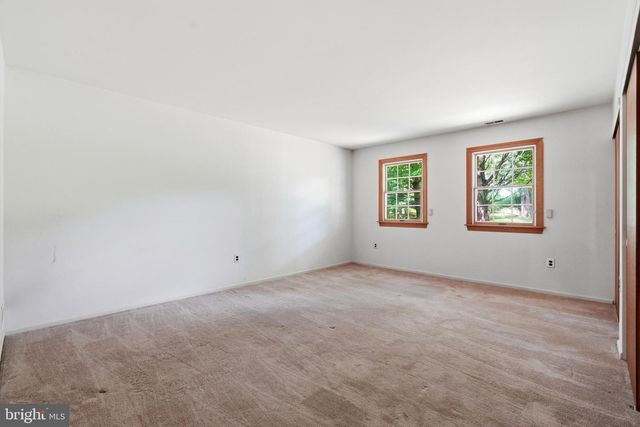 300 NEW RD, Southampton, PA 18966