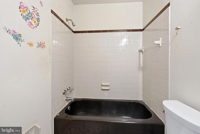 300 NEW RD, Southampton, PA 18966