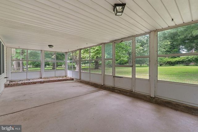 300 NEW RD, Southampton, PA 18966