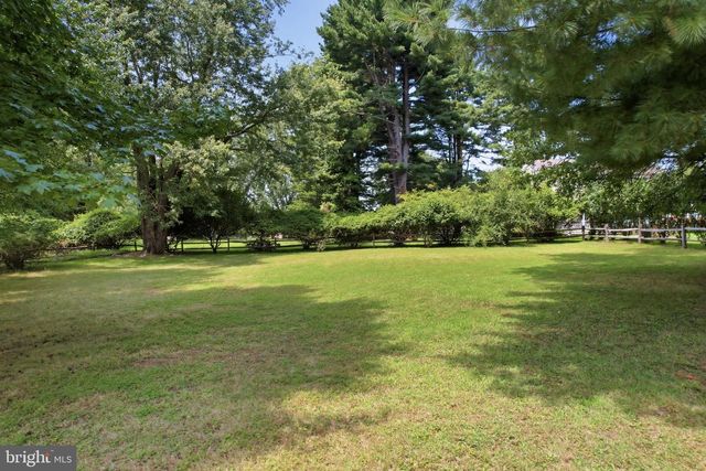 300 NEW RD, Southampton, PA 18966