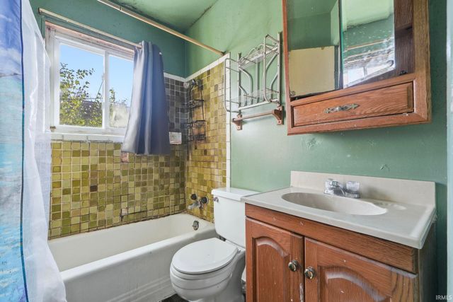 1842 Kinsmoor Avenue, Fort Wayne, IN 46809