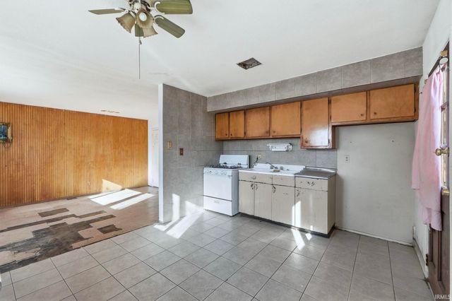 1842 Kinsmoor Avenue, Fort Wayne, IN 46809