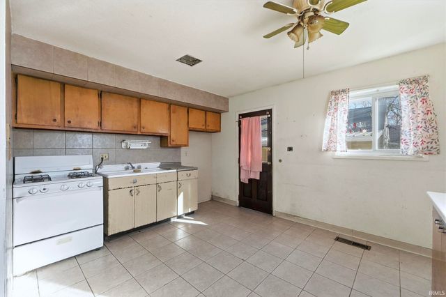 1842 Kinsmoor Avenue, Fort Wayne, IN 46809