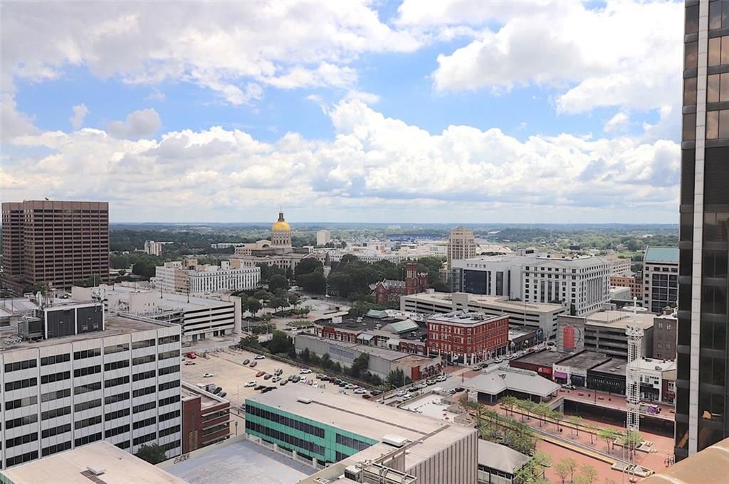 Image 41 of property listing at 32 PEACHTREE NW Street 1601, Atlanta, GA 30303