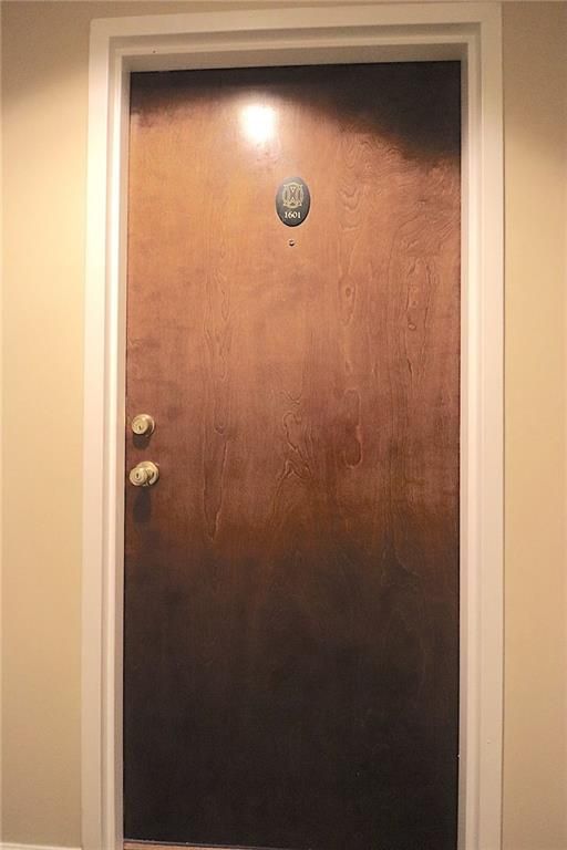 Image 9 of property listing at 32 PEACHTREE NW Street 1601, Atlanta, GA 30303