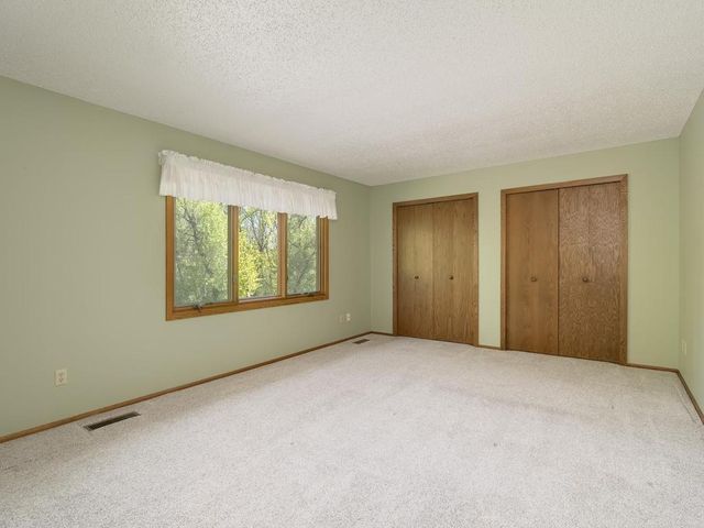 1404 Muir Lane, Burnsville, MN 55337