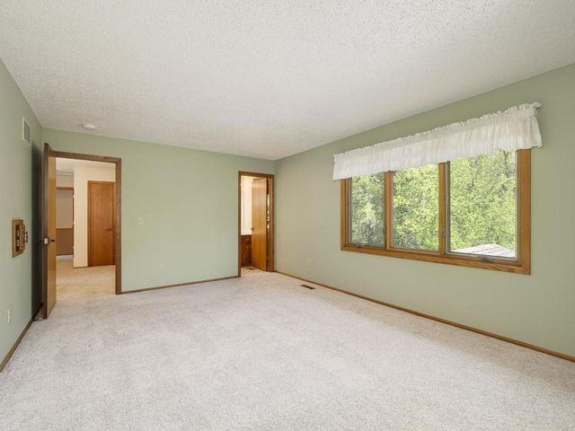 1404 Muir Lane, Burnsville, MN 55337