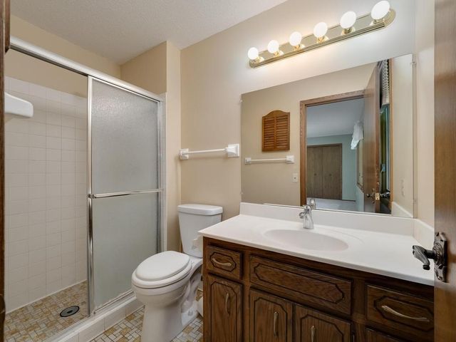 1404 Muir Lane, Burnsville, MN 55337