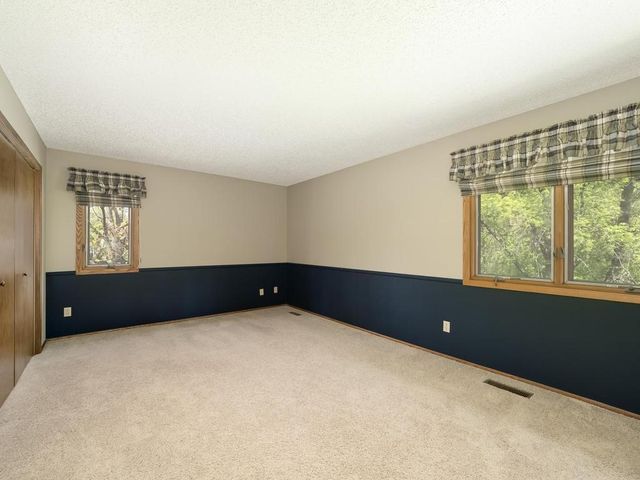 1404 Muir Lane, Burnsville, MN 55337