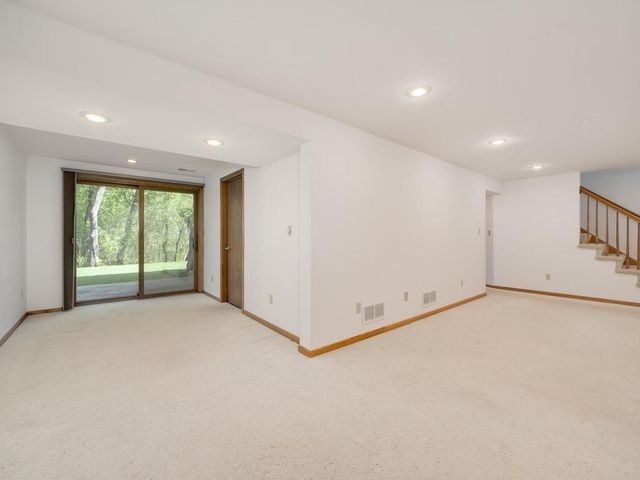 1404 Muir Lane, Burnsville, MN 55337