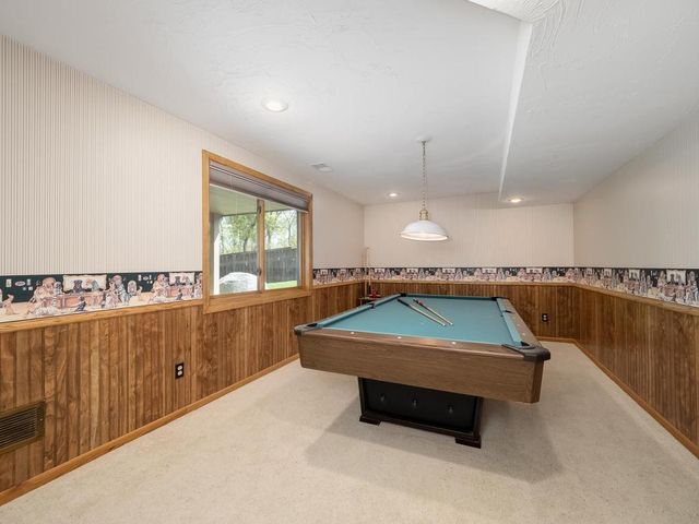 1404 Muir Lane, Burnsville, MN 55337