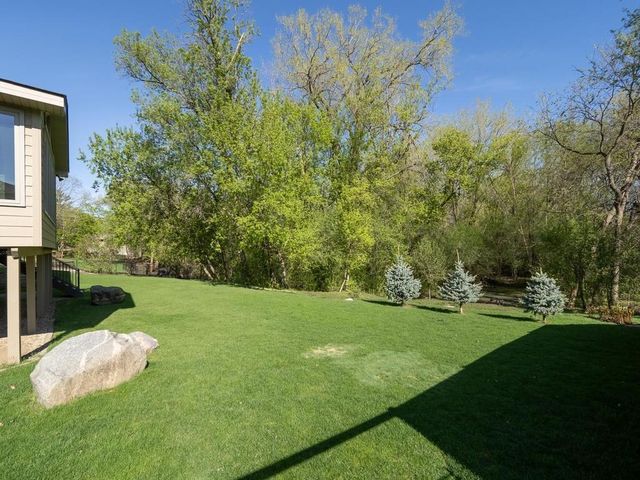 1404 Muir Lane, Burnsville, MN 55337