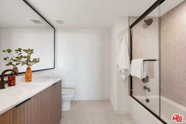 3688 Overland Avenue 524, Los Angeles, CA 90034