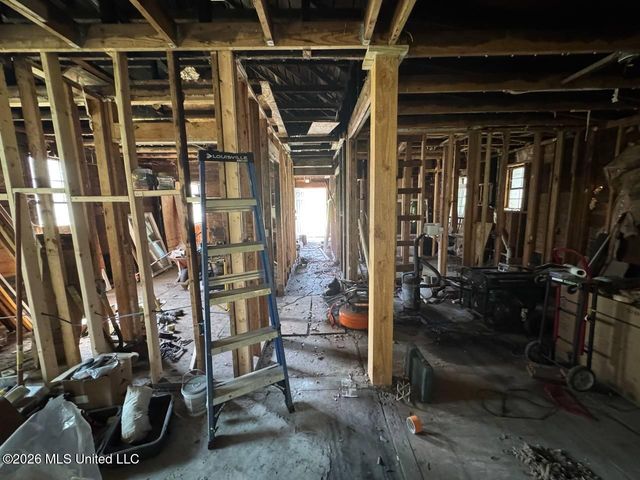 1904 10th Avenue, Meridian, MS 39301