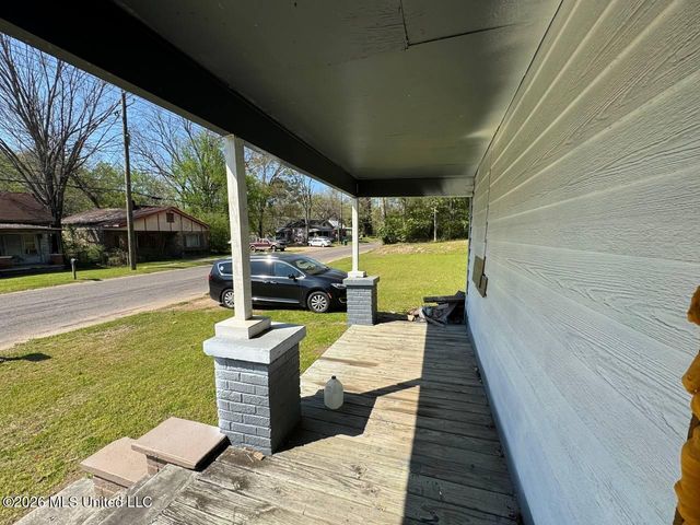 1904 10th Avenue, Meridian, MS 39301