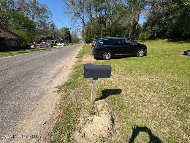 1904 10th Avenue, Meridian, MS 39301