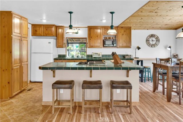 4653 Green Pine Lane, Paso Robles, CA 93446