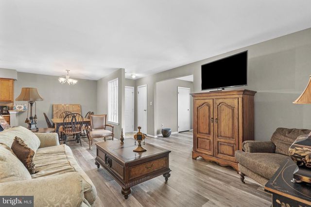 12 CHELSEA CT, Sewell, NJ 08080