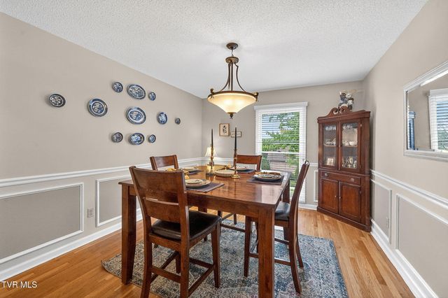 1014 Whittling Wood Drive, Johnson City, TN 37601