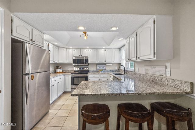 1014 Whittling Wood Drive, Johnson City, TN 37601