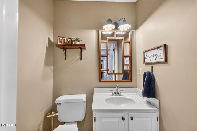1014 Whittling Wood Drive, Johnson City, TN 37601