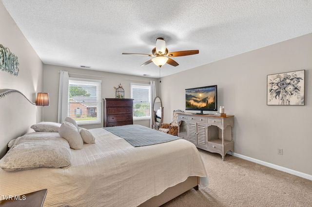 1014 Whittling Wood Drive, Johnson City, TN 37601