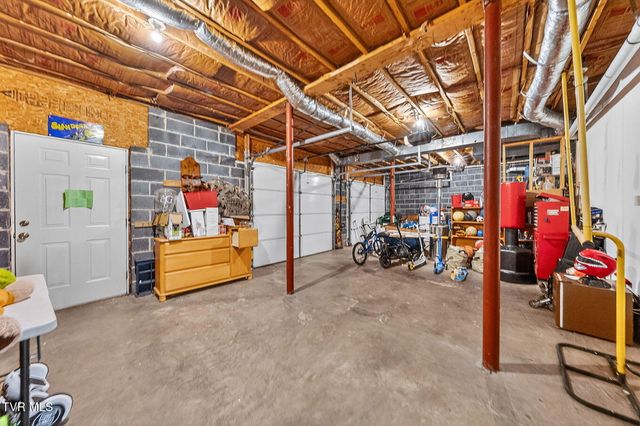 1014 Whittling Wood Drive, Johnson City, TN 37601
