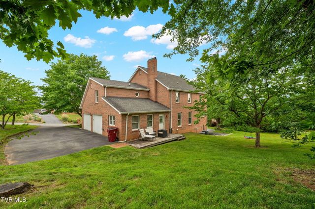 1014 Whittling Wood Drive, Johnson City, TN 37601